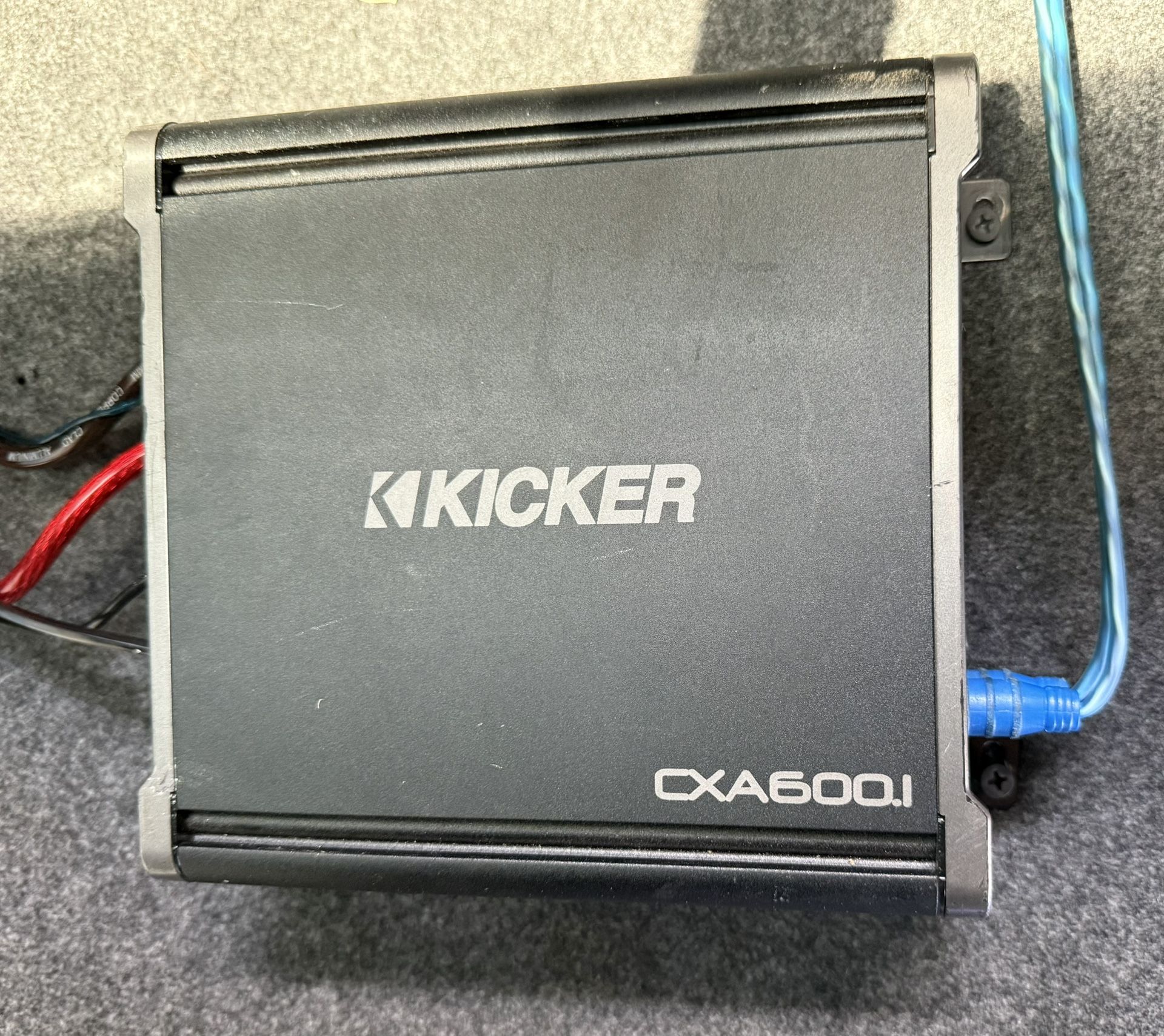 Kicker Amp