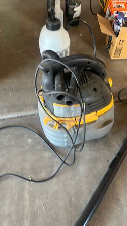 Wet/Dry Shop Vacuum with Hose