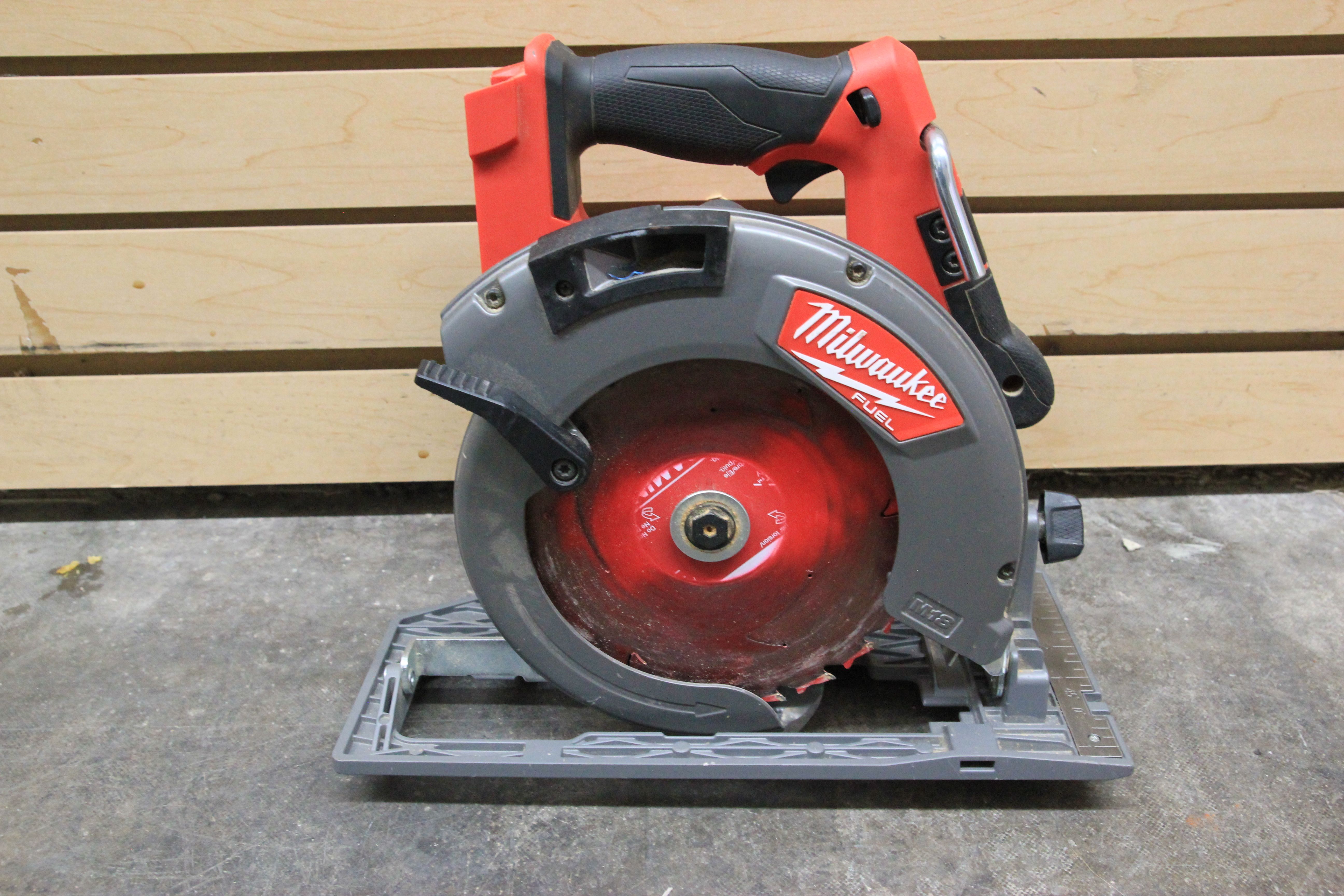 Milwaukee 2732-20 M18 FUEL 18V 7-1/4" Circular Saw