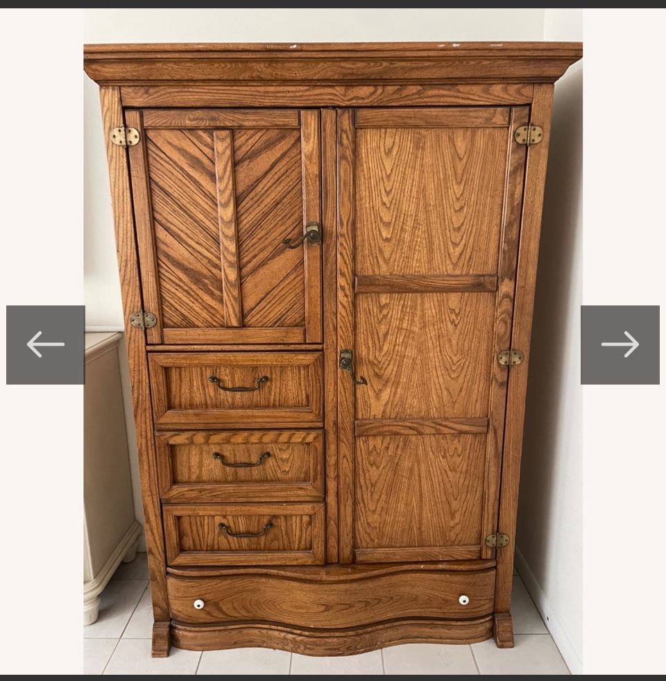Pulaski Bedroom Furniture , Headboard, vanity w/mirror, Keepsake