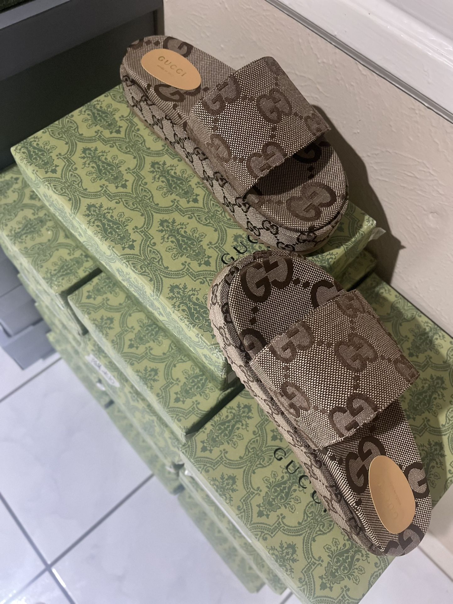 BRAND NEW Gucci Men\'s Signature Stripe Slide Sandals Gucci Men main image 2