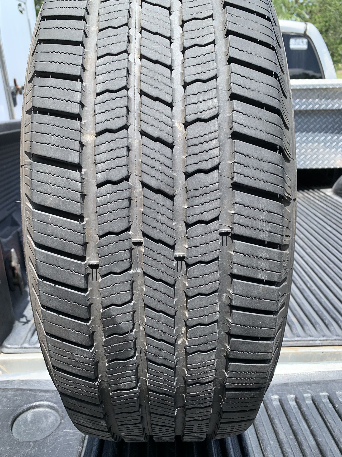 1 michelin XLT A/s tire 265/60/18