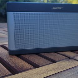 Bose Soundlink III With Power Adapter. Pick Up Only 