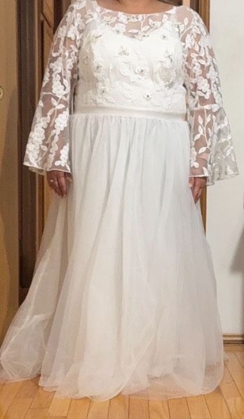 Wedding Dress For 4’11 Size 1-2x