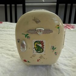 Beetland Vintage 1987 Dollhouse Miniature Refrigerator Plastic Beige 5in