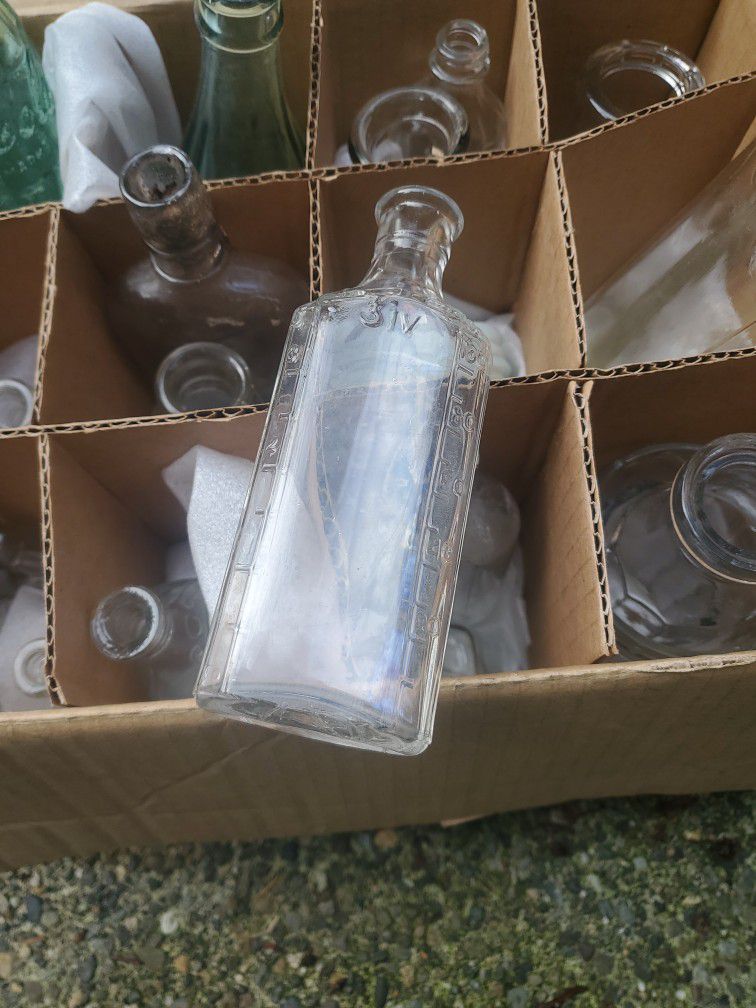 Old Vintage Antique Bottles Measuring Cork Top