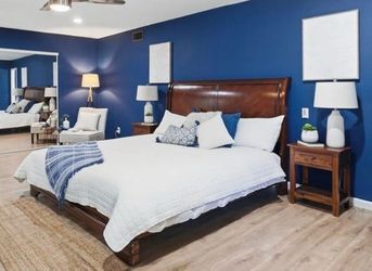 🛏️ FREE King Size Bed Frame — Must Go ASAP!