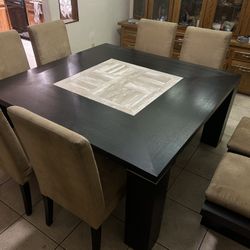 Dinning Table 