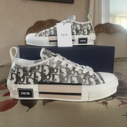 Dior B23s