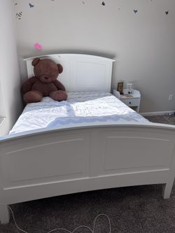 Full size bed with 2 Nightstands Plus Mattress