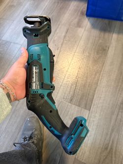 Makita XRJ01 18V Cordless Reciprocating Saw