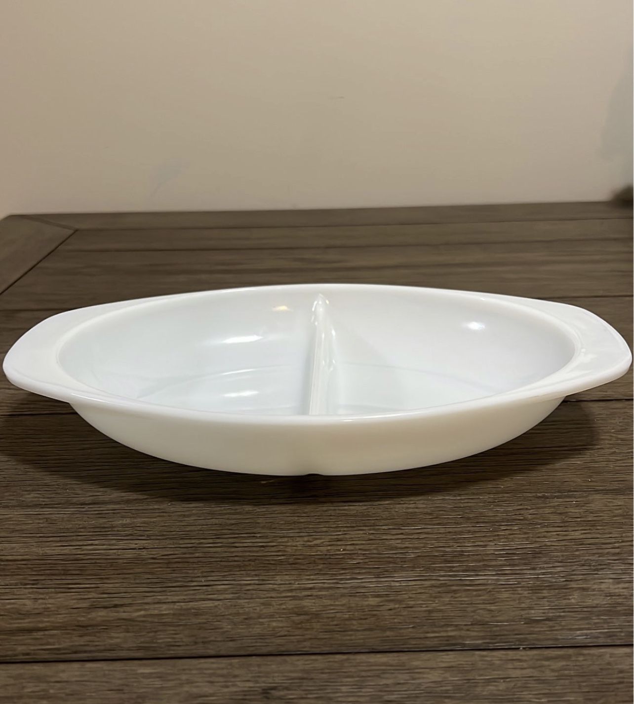VINTAGE PYREX #1063 1 1/2 Quart Oval White Divided Casserole Serving Dish