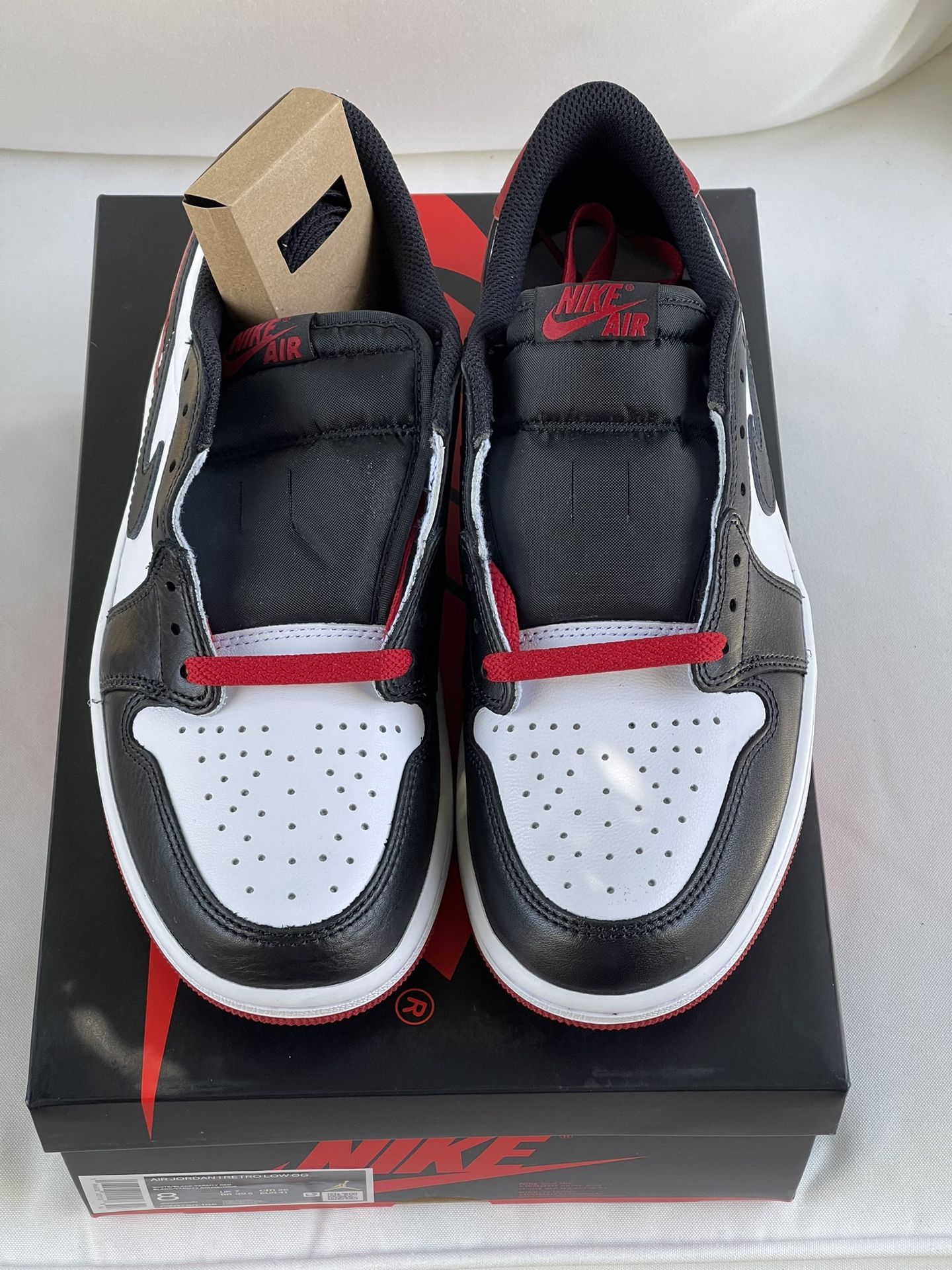 Jordan 1 Retro Low OG “Black toe” Size 8