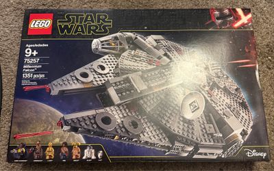 Millennium Falcon LEGO set