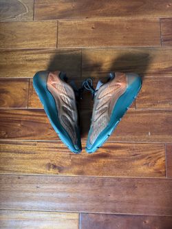 Yeezy 700 V3 Copper Fade