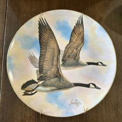 Signed By Artist  Larry Toschik Collector Plate limited Edition Canada Geese