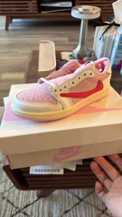 Nike jordan 1 low travis scott tropical pink Size 2.5Y DS