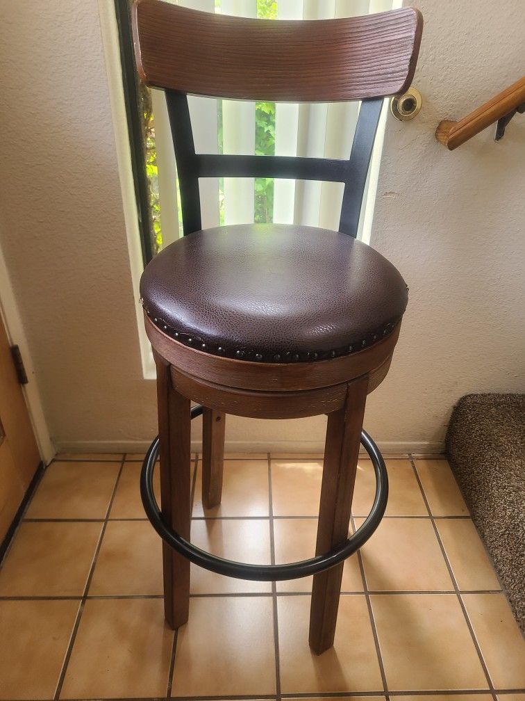Solid Swivel Bar Stools
