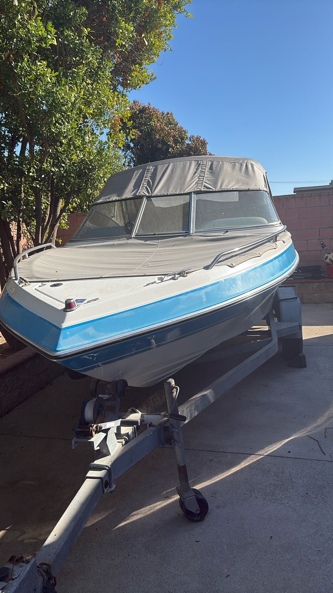 1999 Four Winns Boat