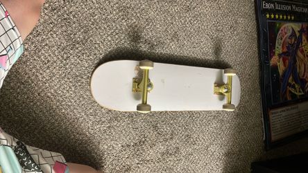 Like New Blank Complete Skateboard With Ace Trucks Af1