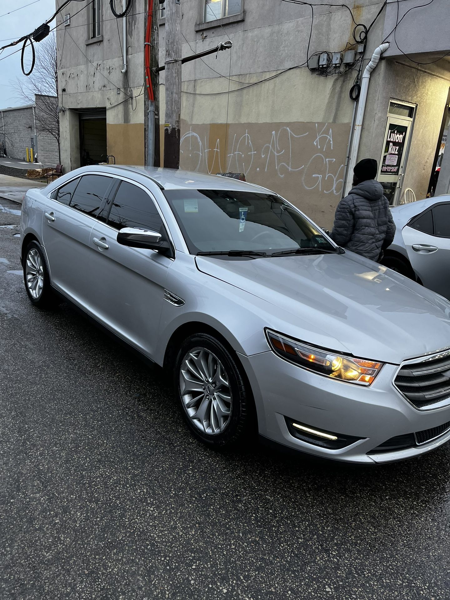 2014 Ford Taurus