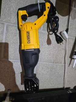 DEWALT  12 AMP saw