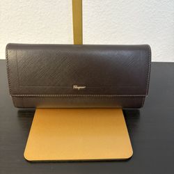 Ferragamo Wallet Crossbody 