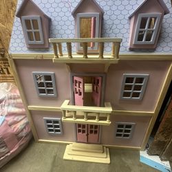 Wooden Dollhouse With Accessories