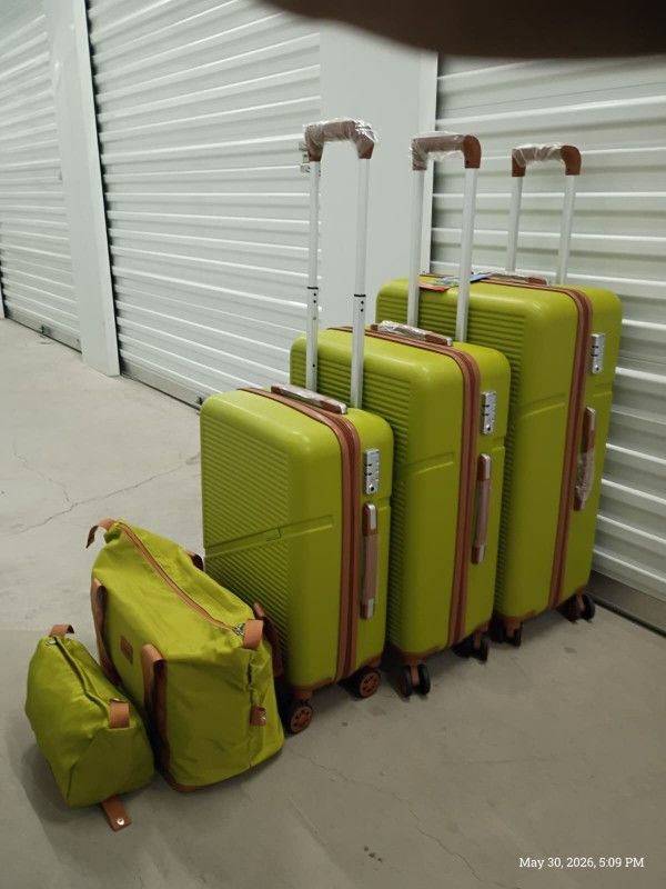 28,25,20 Inches Plus 2 bags Luggage