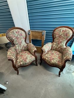 Pair of Vintage Victorian-Style Balloon-Back Armchairs – Floral Tapestry & Carved Wood