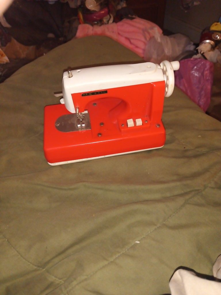 Vintage Sew-it Mini Sewing Machine 1950's