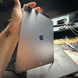 🔥 iPad Pro 12.9 inch 5th Gen 256 GB WIFI +Cellular with Magic Keyboard 