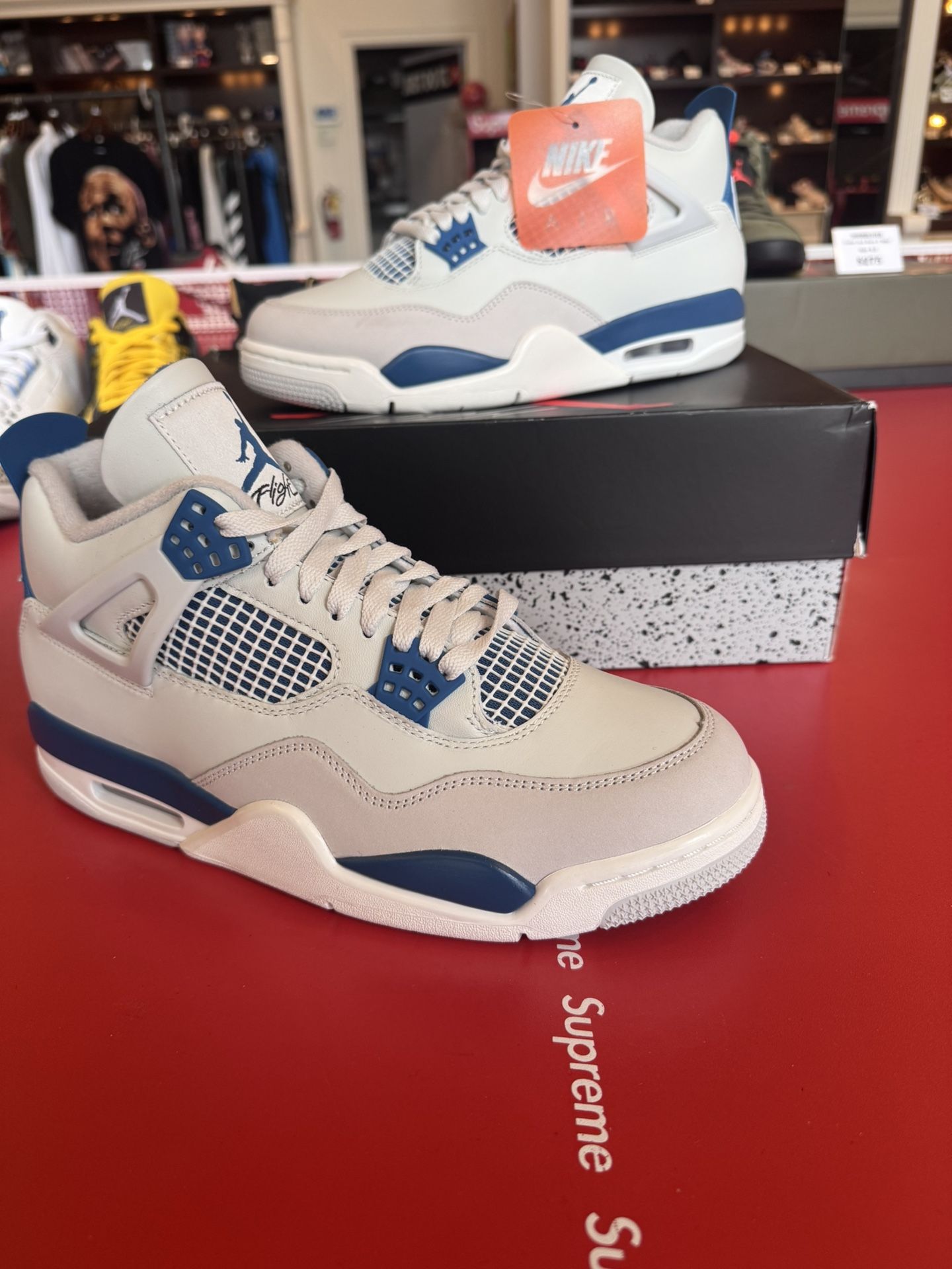 Jordan 4 ‘Military Blue’ Size 9.5