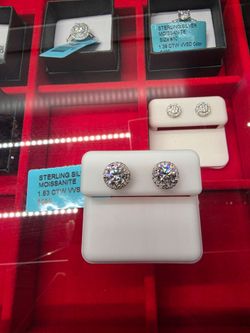 ✨ VVS1 Moissanite Halo Stud Earrings | 925 Silver
