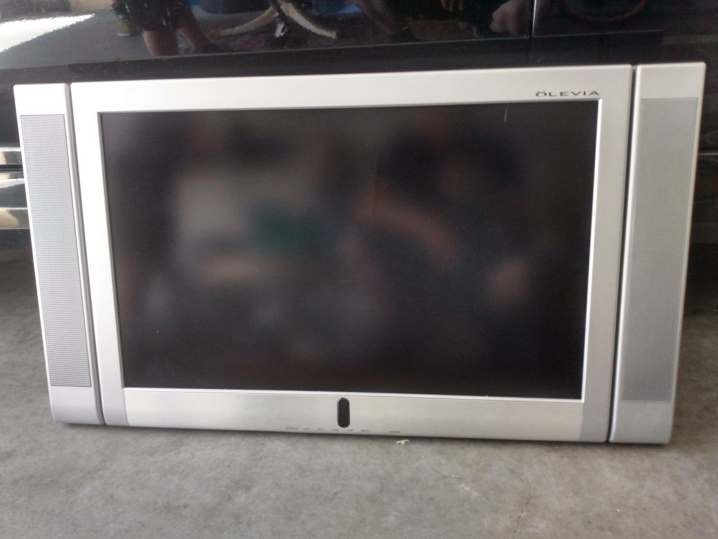 TV Olevia 30 inch VGA DVI comp