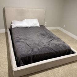 Queen bed frame With Full Mattres 