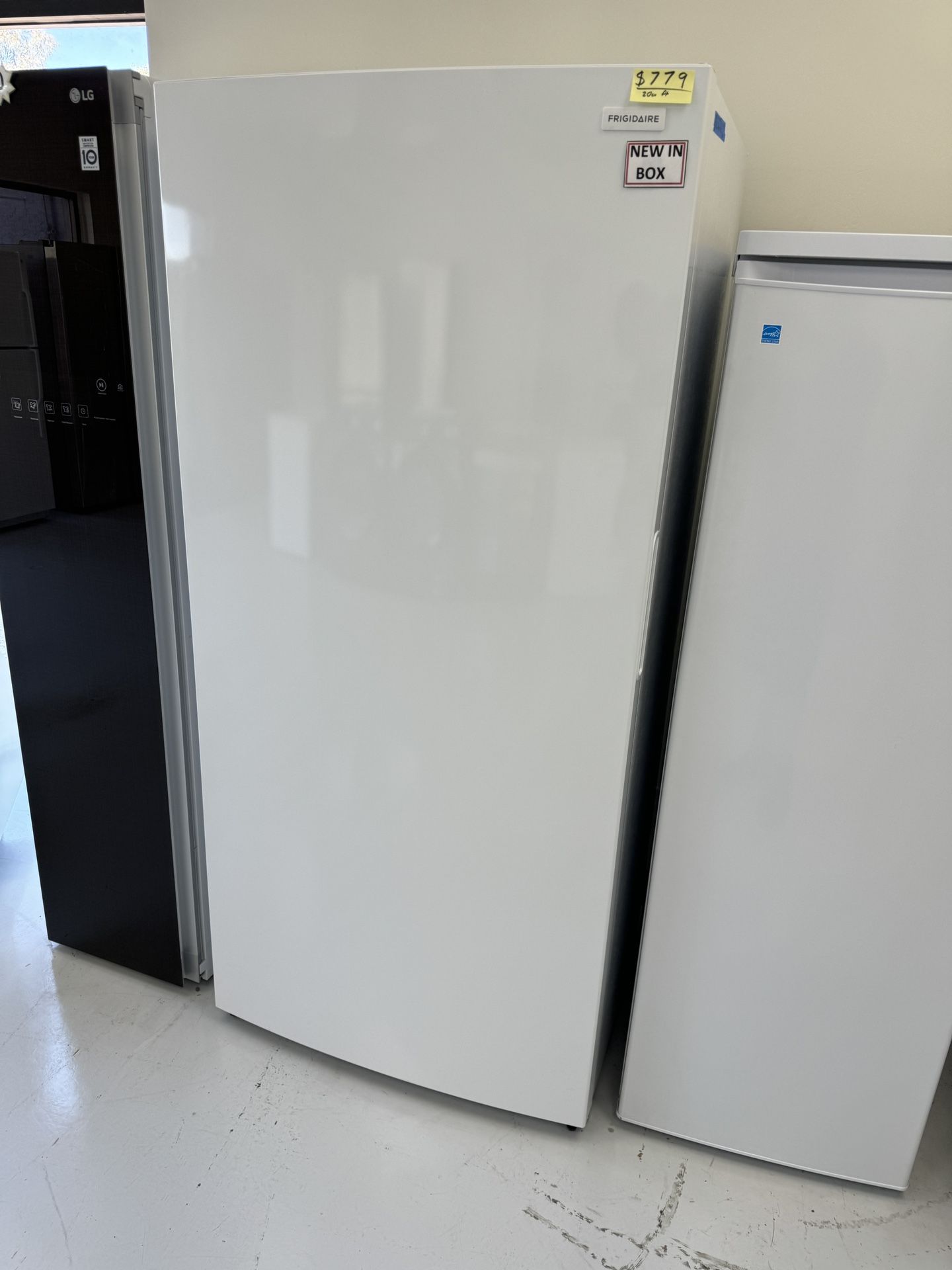 New Freezer XL Upright White