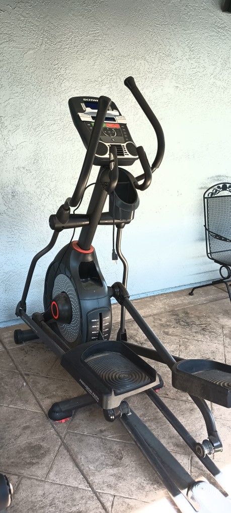 Elliptical Trainer Shwinn