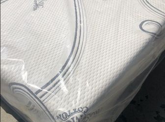 KING OR CAL KING MEMORY FOAM MATTRESS SET WHIT BOX SPRING BRAND NEW ✅️