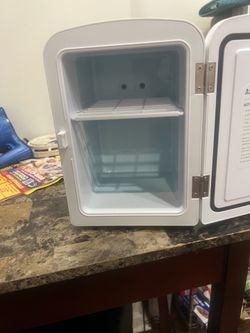 Mini fridge