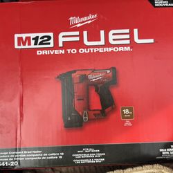Milwaukee M12 FUEL 12-Volt Lithium-Ion Brushless Cordless 18-Gauge 1-1/2 in. Compact Brad Nailer