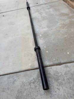 Weight lifting bar