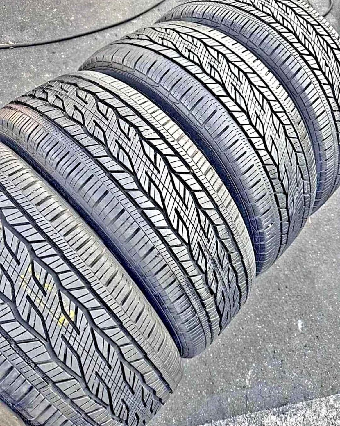 275/60/20 Continental vendo un set de llantas usadas excelente condiciones de vida las 4 ✅🤩I am selling a set of used tires, all 4 in excellent livin