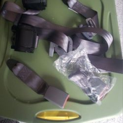 NEW Retractable Seatbelts