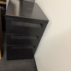 File cabinet, no key