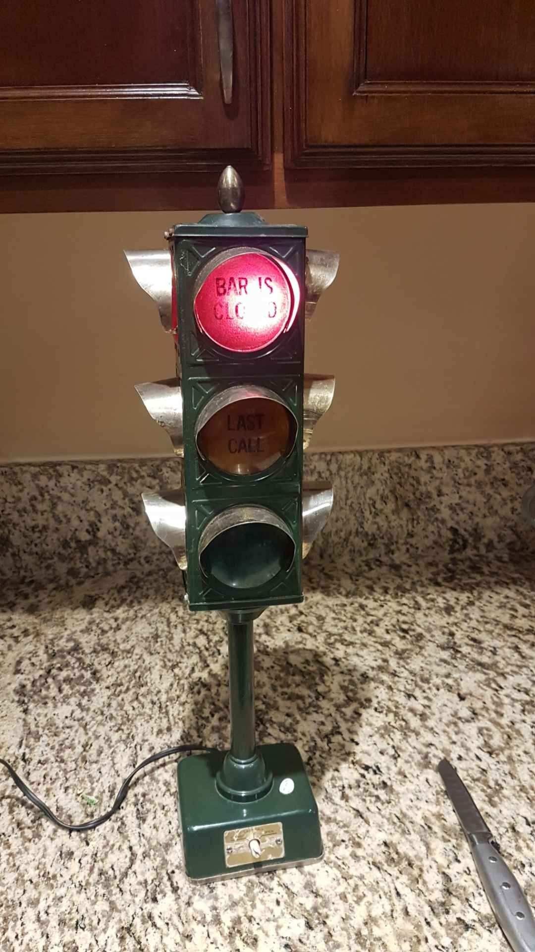 Vintage Traffic Signal Bar Light !