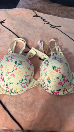 Brasieres nuevos de victoria secret y Pink 25 cada ino
