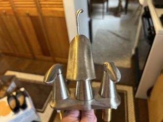 MOEN BATHROOM SINK FAUCET