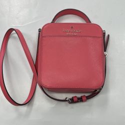 Kate Spade Purse, PRKIN C408, In New Condition 