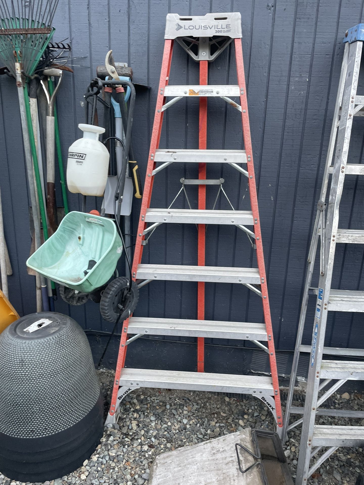 Tri POD Ladder Brand Louisville Excellent Condition Msrp $438